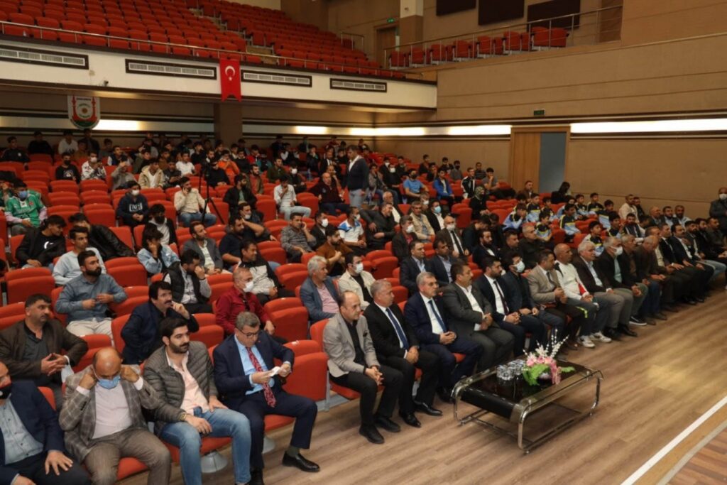 Şanlıurfa’da spor kulüplerine akdi yardım yapıldı