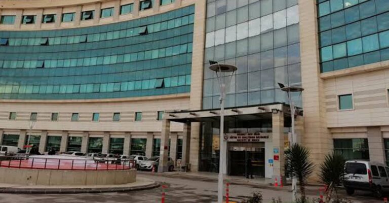 Şanlıurfa’da hastanenin yemekhanesinde çıkan yangında 5 kişi dumandan etkilendi