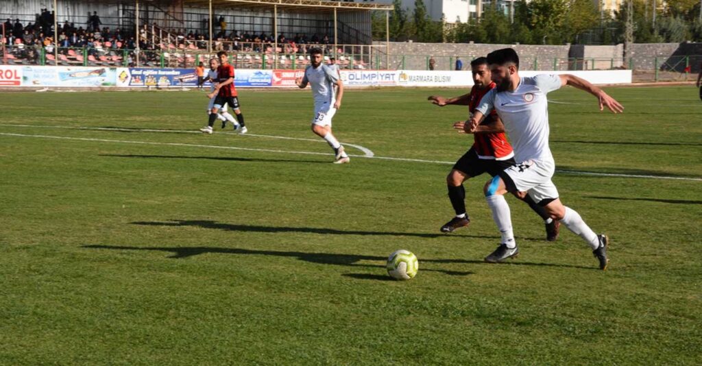 Siverek Belediyespor liderliğe yükseldi