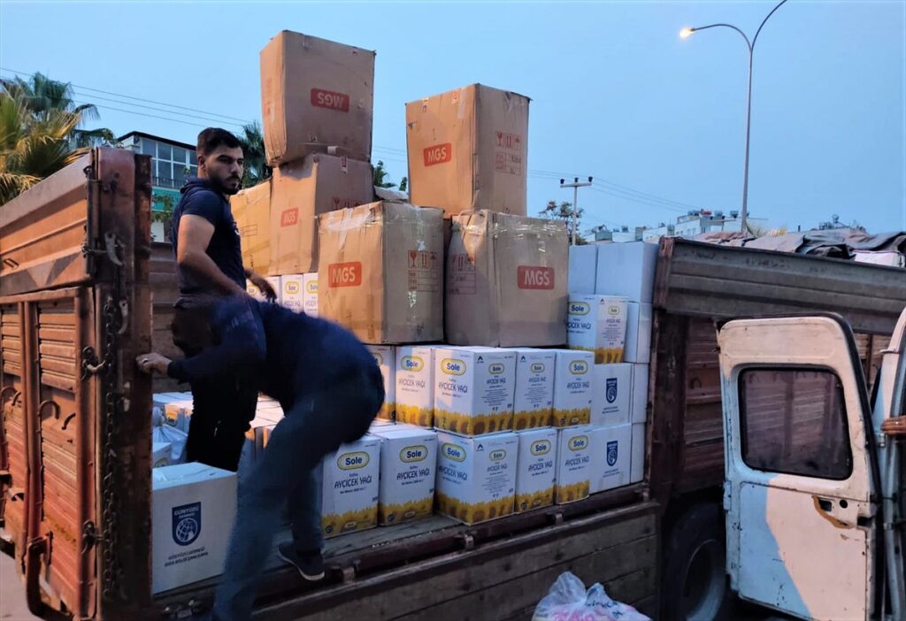 Şanlıurfa’dan İdlib’e bir tır insani yardım gönderildi