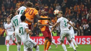 Galatasaray Lokomotiv Moskova maçında kural hatası yapıldığı gerekçesiyle UEFA’ya başvurdu