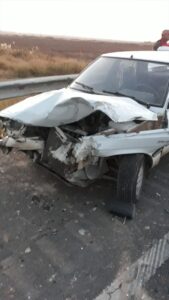 Şanlıurfa’da otomobilin bariyerlere çarpmasıyla 5 kişi yaralandı