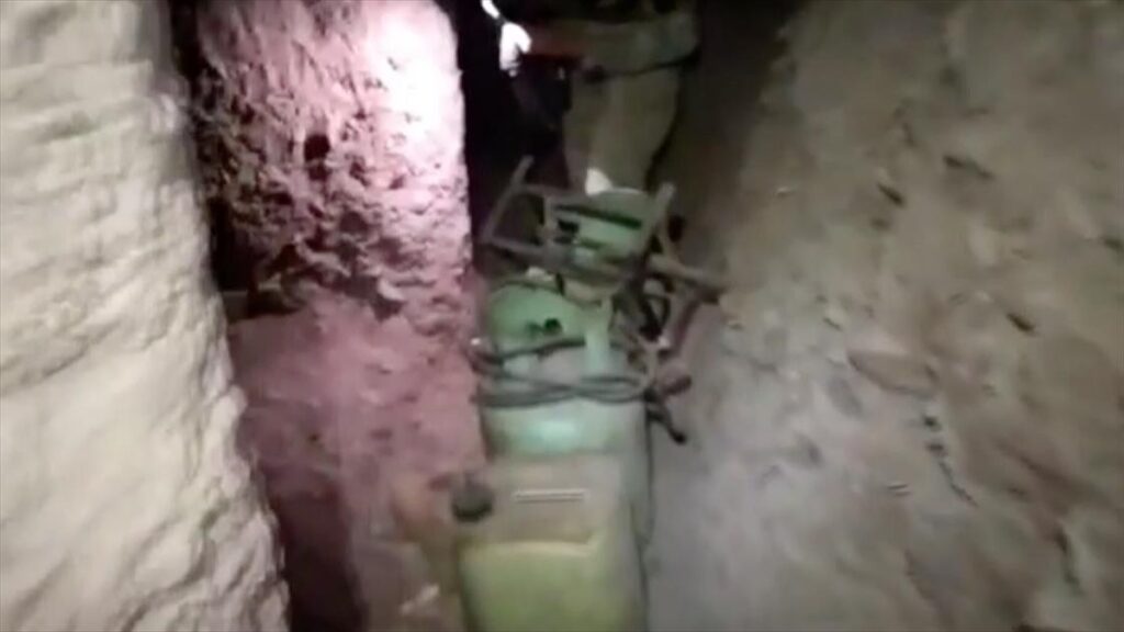 Komandolar terör örgütü PKK’nın sözde bölge sorumlularının kullandığı mağarayı ele geçirdi