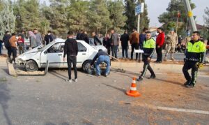 Şanlıurfa’da 4 aracın karıştığı trafik kazasında 1 kişi hayatını kaybetti