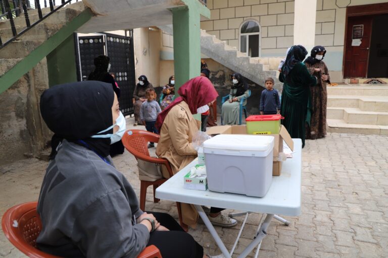 “Kırmızı” kategorideki Şanlıurfa’da Arapça yapılan anonslar aşıya ilgiyi artırdı