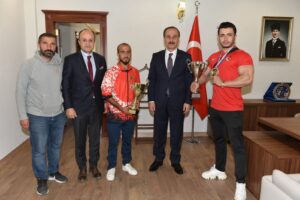 Şanlıurfalı Şampiyonlar Vali Erin’i Ziyaret Etti