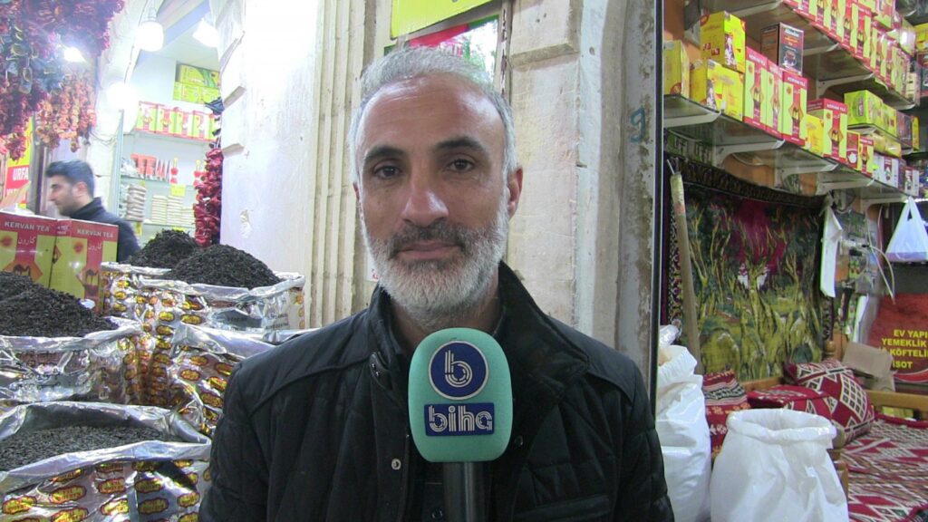 Urfa’da Esnaf Çayın Fiyatının Dolara Göre Değişip Durmasından Dertli