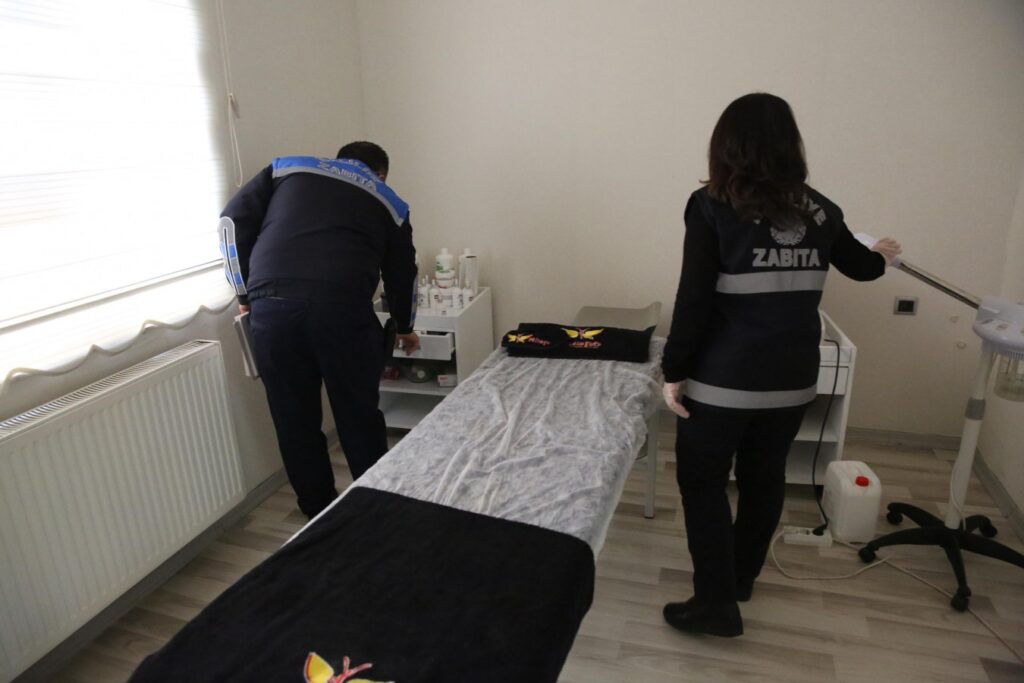 Haliliye’de güzellik merkezleri denetlendi