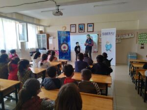 Öğrencilere Güvenli Teknoloji Semineri