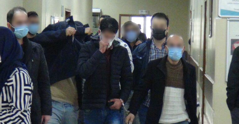 Şanlıurfa’da Zehir Tacirlerine Baskın: 10 Gözaltı