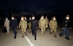 Savunma Bakanı’ndan Yılın Son Günü Urfa Sınırına Çıkarma