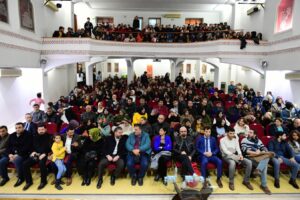 Urfalılar tiyatroya ilgisiz