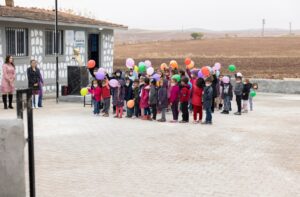 Viranşehir’de köy okulu baştan aşağı yenilendi
