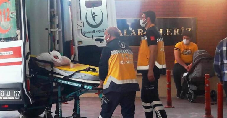 Akçakale’de damdan düşen çocuk ölümden döndü!