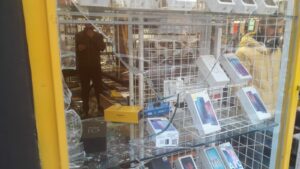 Urfa’da Boş cep telefonu kutularını dolu sandı