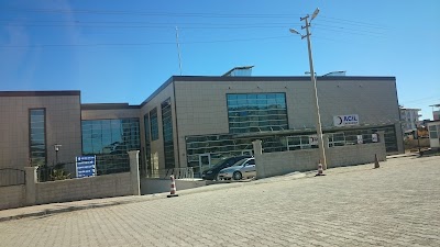 Halfeti’de genç bir kız canına kastetti