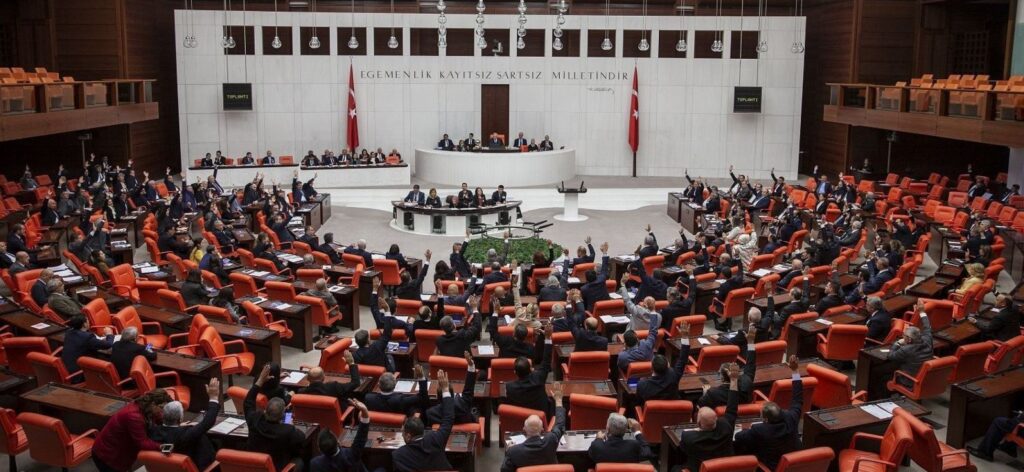 HDP’li 11 milletvekiline ait 13 fezleke TBMM’de