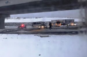Şanlıurfa’da yoğun kar yağışı ulaşımı olumsuz etkiledi
