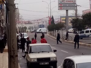 Urfa’da Valilik önünde şüpheli çanta alarmı