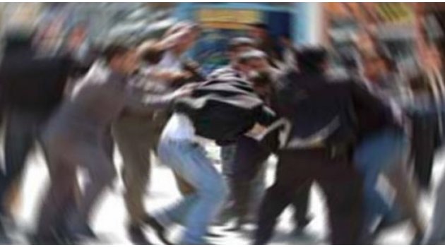 Akçakale’de düğünde bıçaklı kavga: 4 yaralı