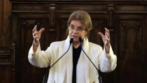 Çiller yeni parti kuracağı iddiasına yanıt verdi