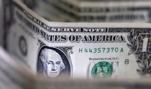 Dolar son iki ayın zirvesinde