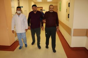 Felçli hasta hastaneden yürüyerek çıktı