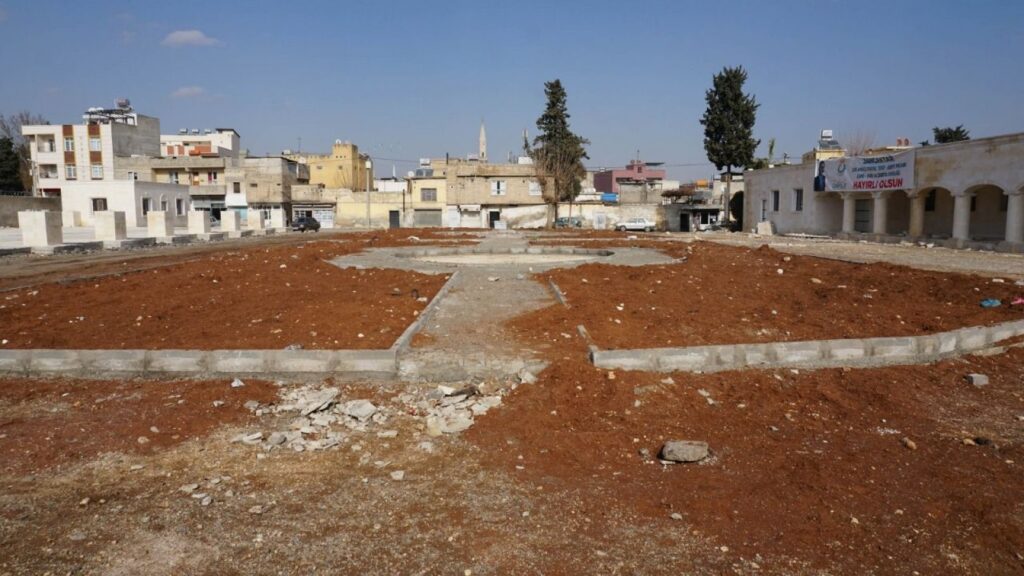 Mahalle taziye ve pazar yerine kavuşuyor