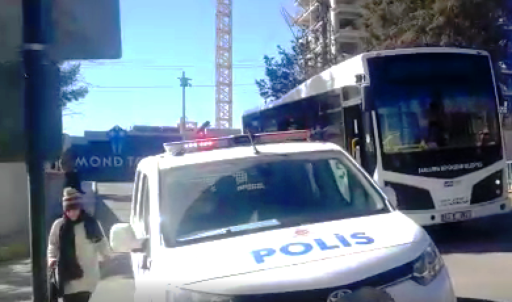 Otobüste fenalaşan yolcu için güzergahını değiştirdi