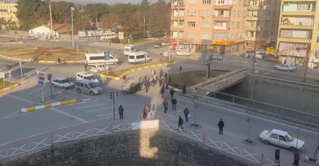 Urfa’da otomobil takla attı!