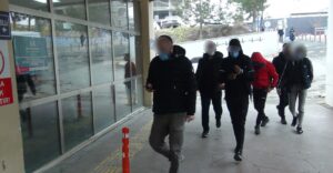 Urfa’da park halindeki araçlardan akü çaldılar!