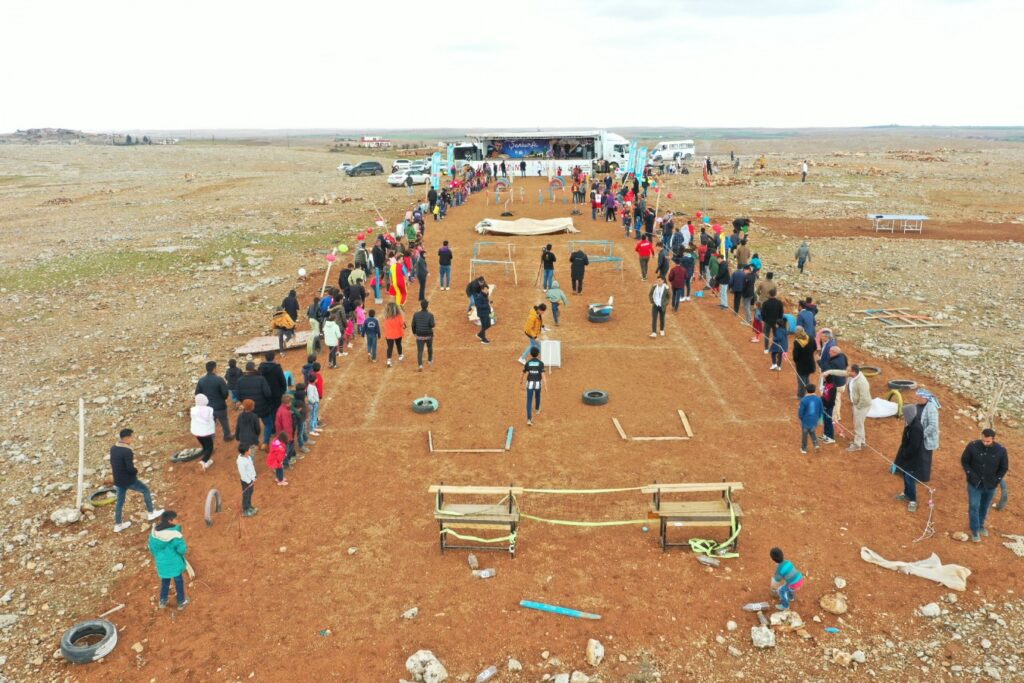 Çocuklar kurulan parkurda “Survivor” heyecanı yaşadı