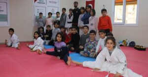 Geleceğin milli sporcuları olma yolunda eğitim alıyorlar