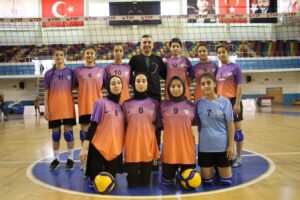 Haliliye Belediyespor Yıldız Kızlar Voleybol Takımı şampiyon