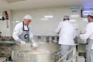 Haliliye’de 712 haneye sıcak yemek