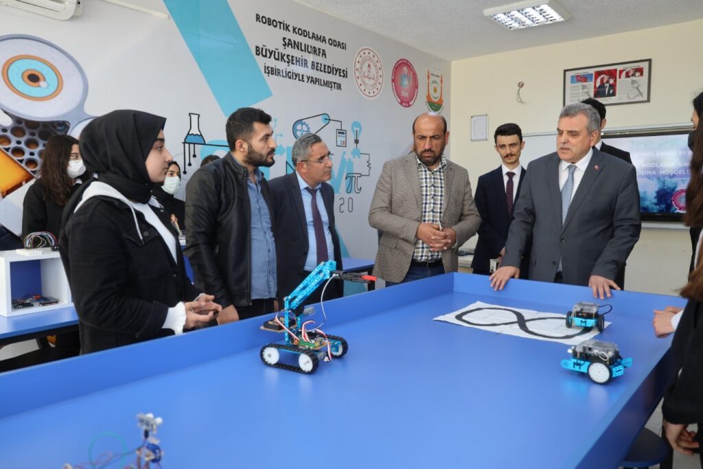 Urfa’da Liseye robotik kodlama odası açıldı