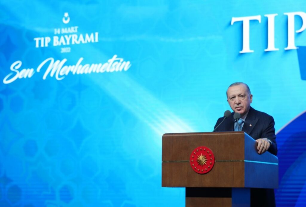 Sağlık çalışanlarına yeni düzenleme