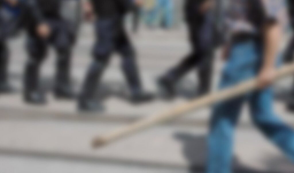 Şanlıurfa’da taşlı, sopalı ve silahlı kavga!