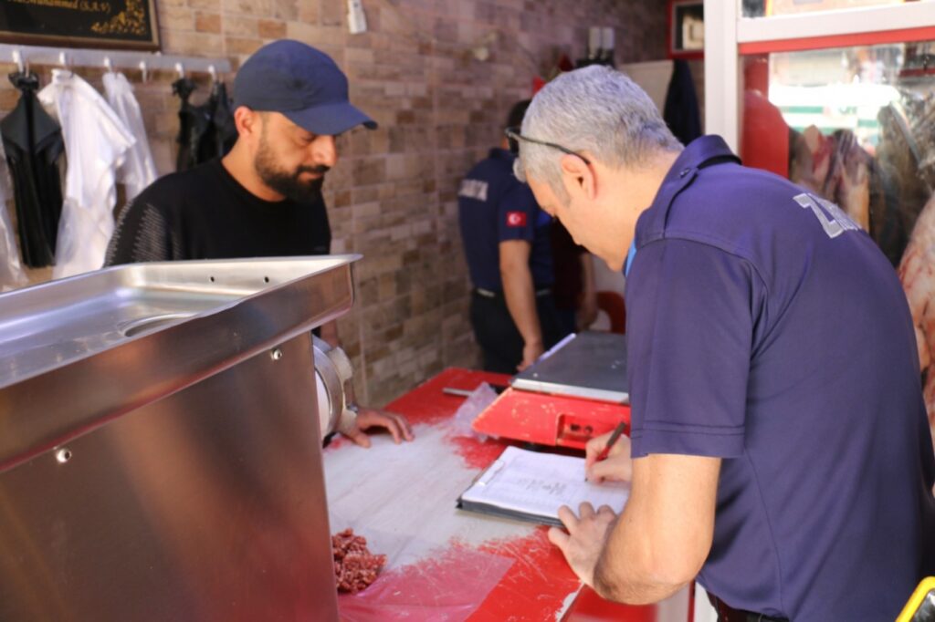 Akçakale’de kasaplar denetlendi
