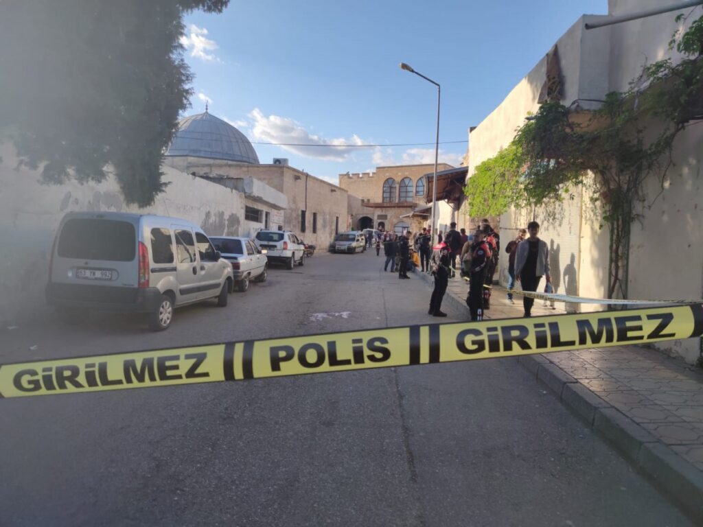 Eyyübiye’de silahlı kavga! 4 yaralı