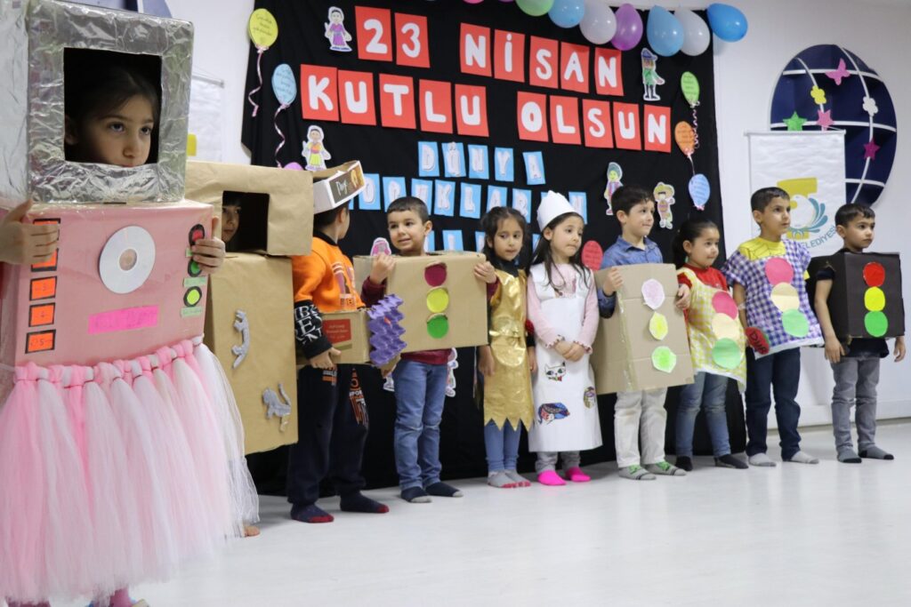 Haliliye’de öğrencilerden sıfır atık defilesi