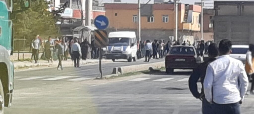 Şanlıurfa’da İki ailenin kavgasında taş ve sopalar konuştu