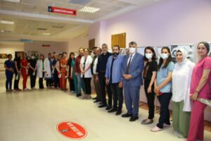 Şanlıurfa İl sağlık müdürü ebelerin gününü kutladı