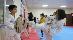 Karaköprü’de öğrenciler ara tatili sporla değerlendiriyorlar