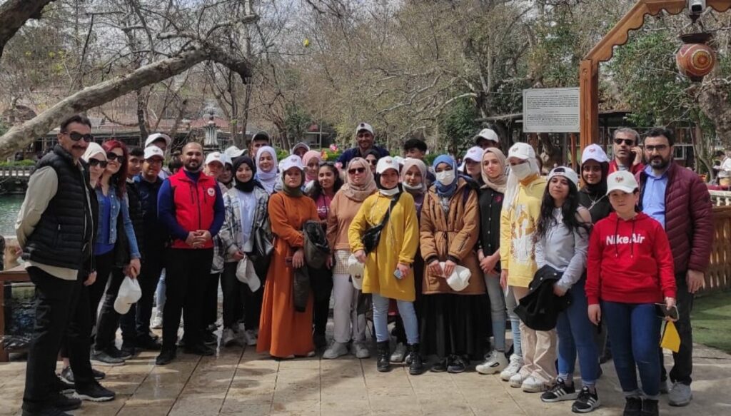 Türk ve Suriyeli öğrenciler Urfa’yı gezdi
