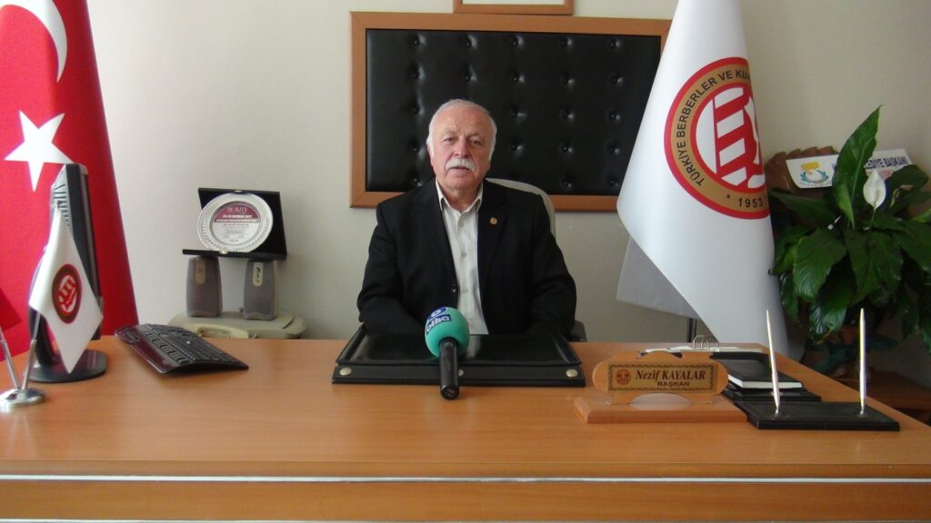 Urfa’da berberler bayram mesaisine hazır