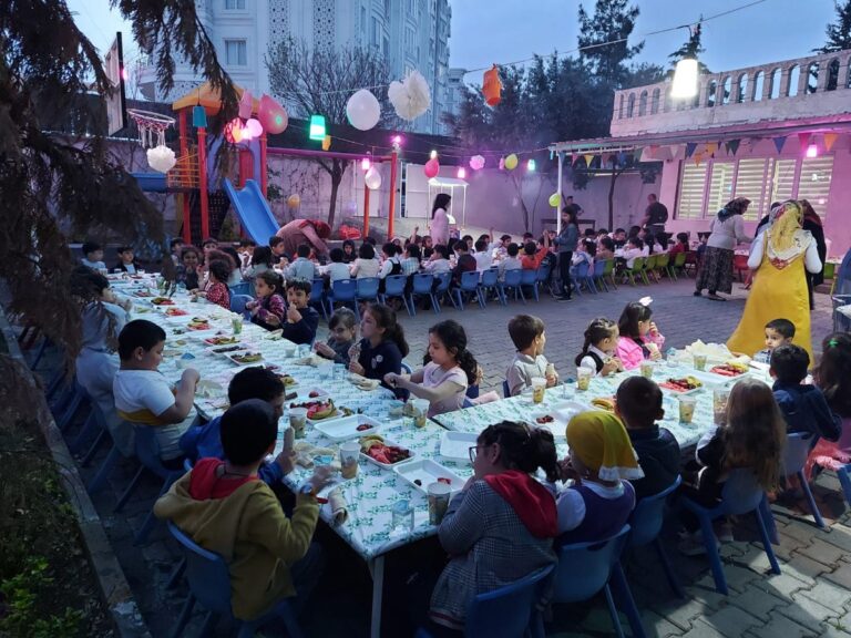 Urfa’da Kur’an Kursu çocukları için iftar programı