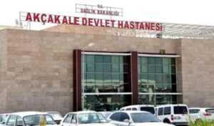 Akçakale’de köy yolunda sıkışmalı kaza! 2 yaralı