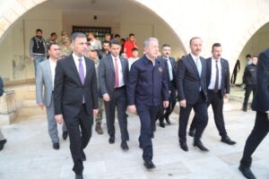 Bakan Akar Şanlıurfa’da