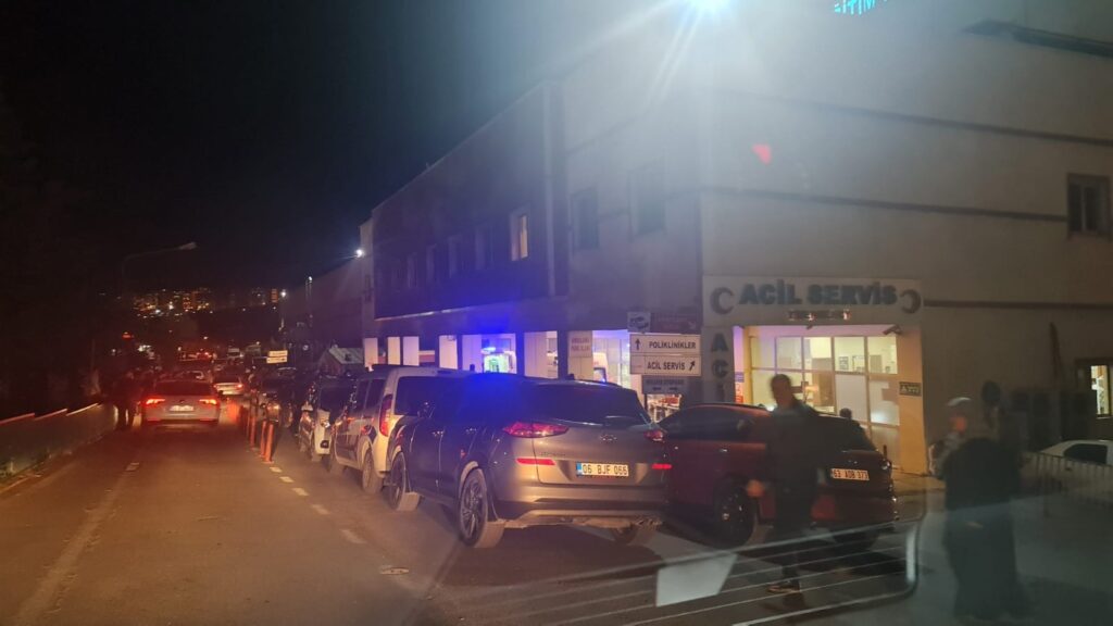 Karaköprü belediye başkanının kardeşi silahlı kavgada yaralandı!